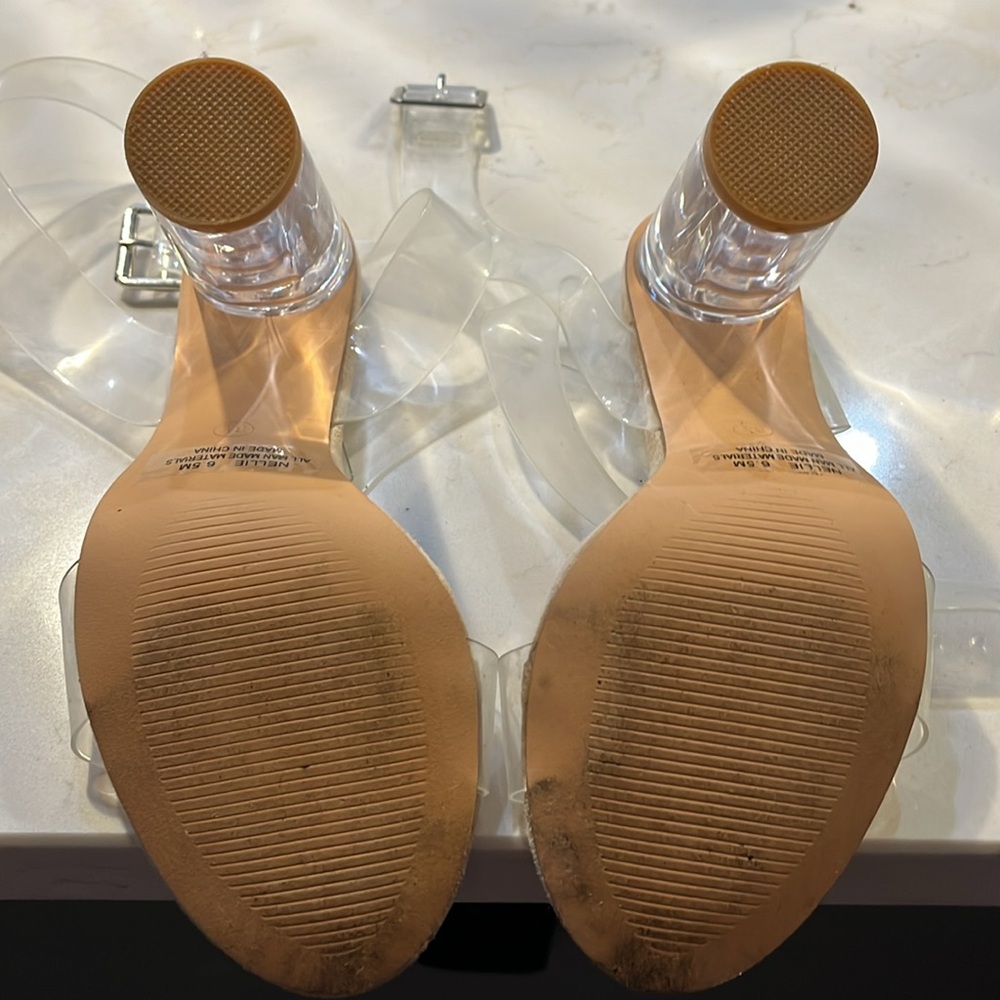 Shoes - Picture 4 of 4